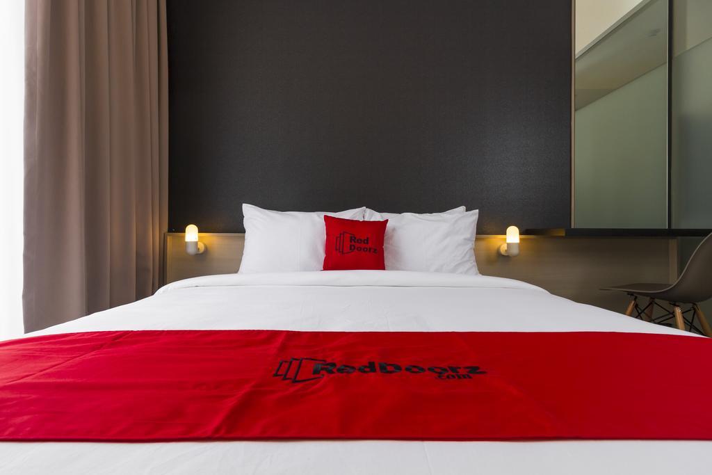 Reddoorz Plus Near Perbanas Jakarta Exteriér fotografie