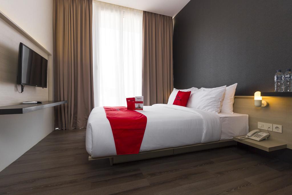 Reddoorz Plus Near Perbanas Jakarta Exteriér fotografie