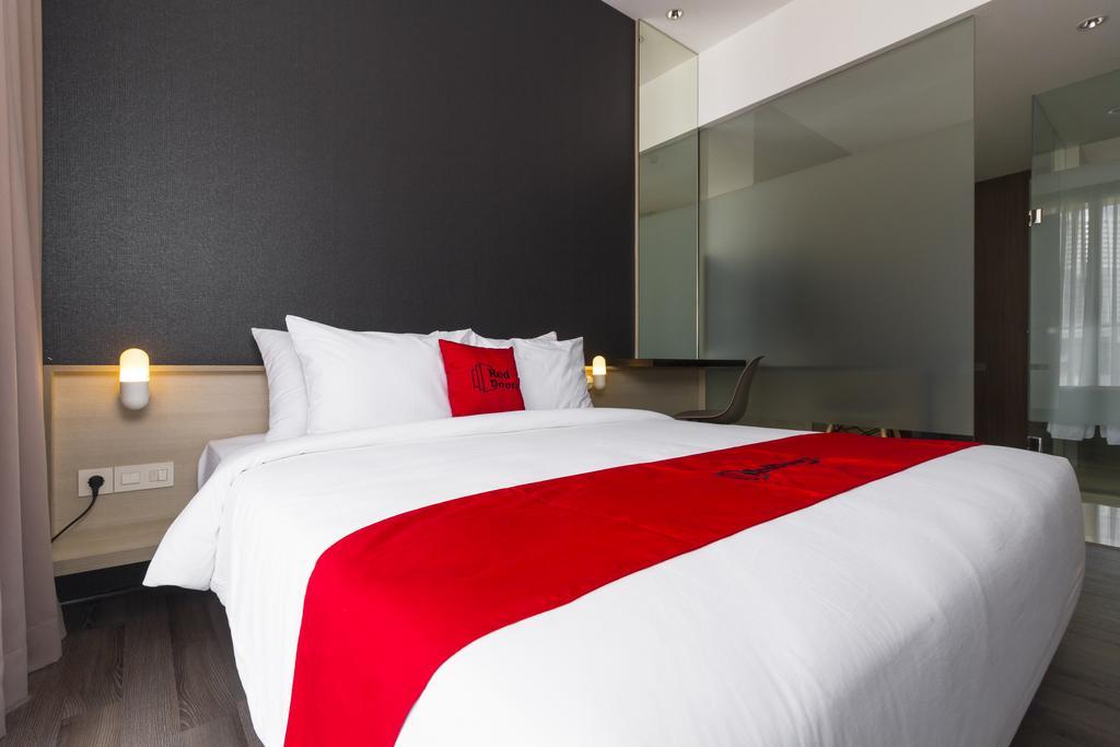 Reddoorz Plus Near Perbanas Jakarta Exteriér fotografie